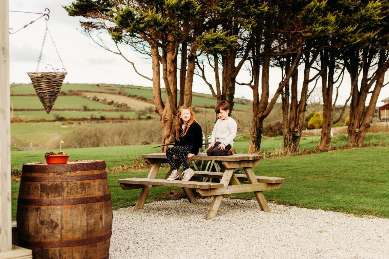 Bushwood-Beautifully Fitted Wooden Lodge Helston Cornwall מראה חיצוני תמונה
