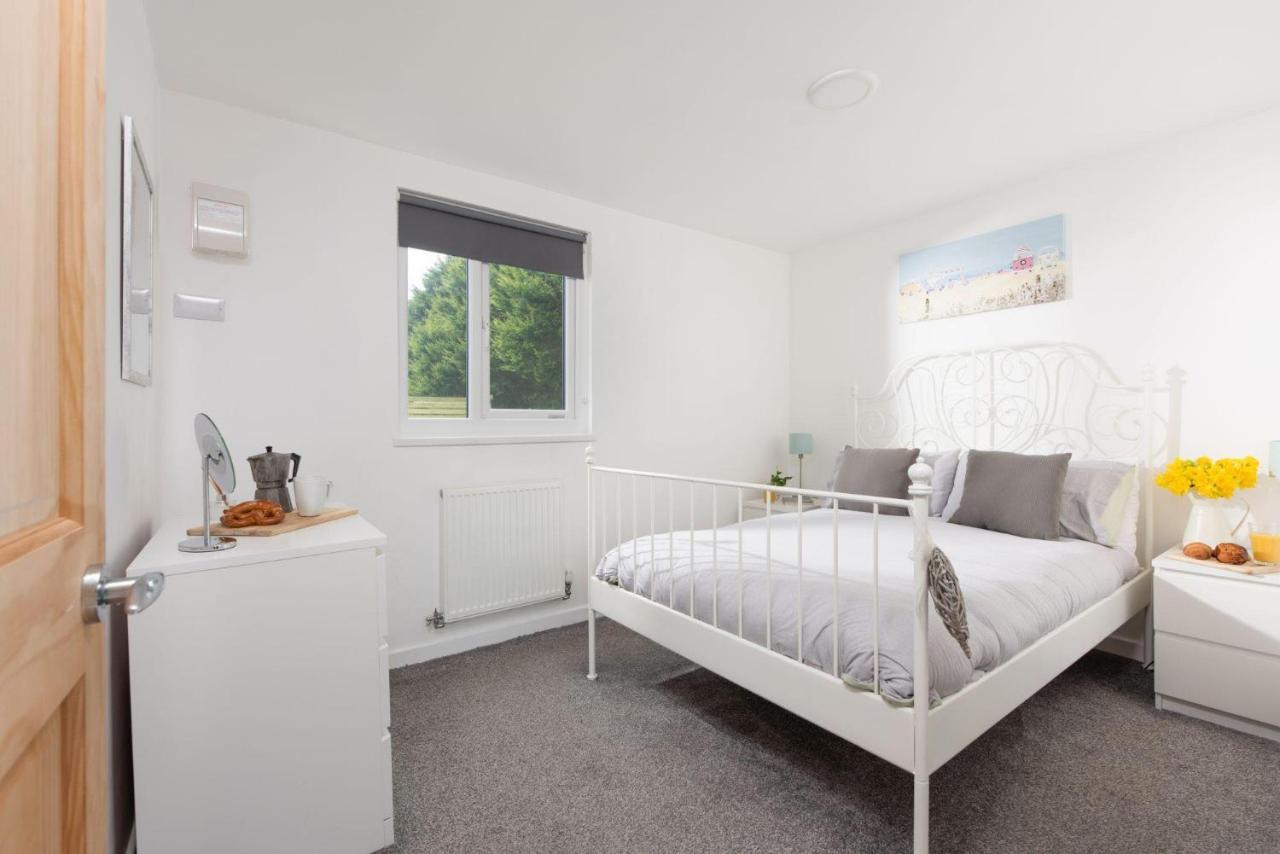 Bushwood-Beautifully Fitted Wooden Lodge Helston Cornwall מראה חיצוני תמונה