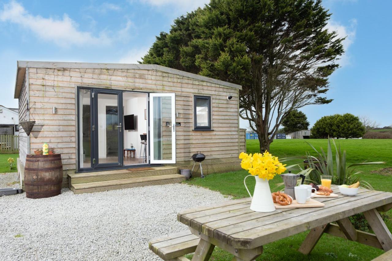 Bushwood-Beautifully Fitted Wooden Lodge Helston Cornwall מראה חיצוני תמונה